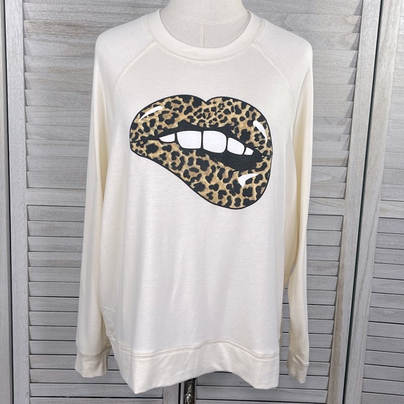 ORIGINALITY Crewneck Sweatshirt Lightweight Cream w Cheetah Lips-Medium - Picture 1 of 2